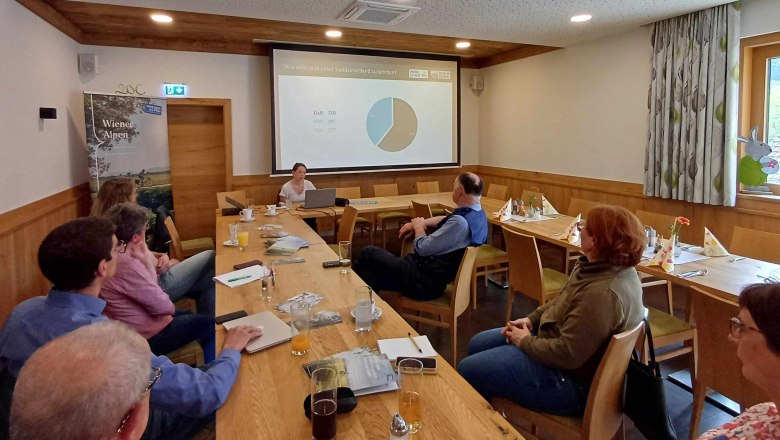 Stammtisch für Urlaub am Bauernhof- & Privat zu Gast-Mitglieder, © Wiener Alpen Stammtisch für Urlaub am Bauernhof- & Privat zu Gast-Mitglieder, © Wiener Alpen