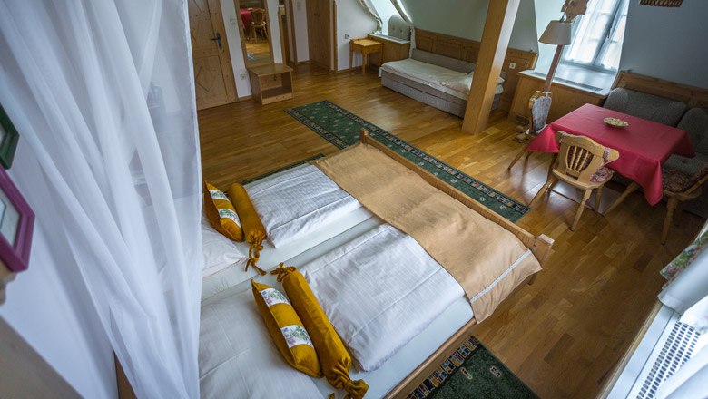 Cozy rooms at the hotel Raxalpenhof, © Wiener Alpen/Christian Kremsl Cozy rooms at the hotel Raxalpenhof, © Wiener Alpen/Christian Kremsl