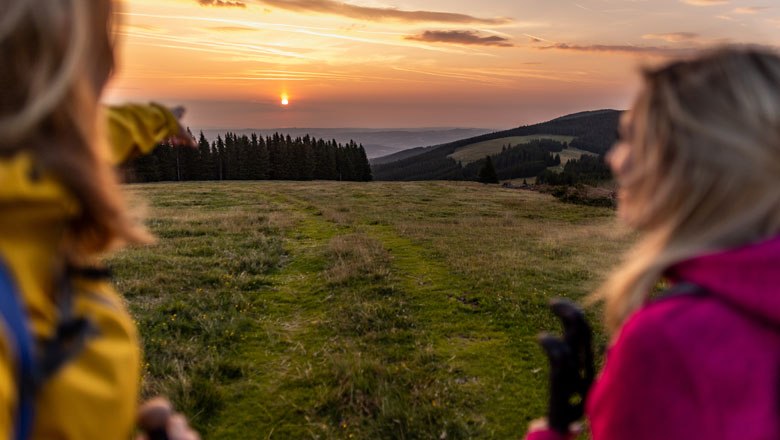 Sonnenuntergang auf den Schwaigen, © Wiener Alpen/Christian Kremsl Sonnenuntergang auf den Schwaigen, © Wiener Alpen/Christian Kremsl