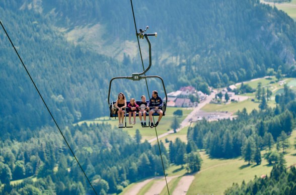 In a few minutes comfortably at 1200 m above sea level with the chairlift, © NB Wegerbauer - Sesselbahn In a few minutes comfortably at 1200 m above sea level with the chairlift, © NB Wegerbauer - Sesselbahn