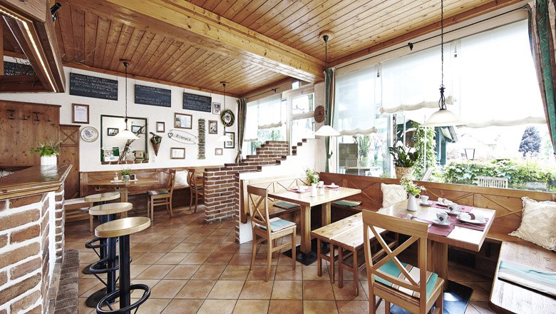 Cozy atmosphere at the Krumbacherhof, © Wiener Alpen/Bene Croy Cozy atmosphere at the Krumbacherhof, © Wiener Alpen/Bene Croy