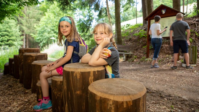 Motorik-Stationen entlang des Hexenweges, © DEV Bromberg, Korntheuer Motorik-Stationen entlang des Hexenweges, © DEV Bromberg, Korntheuer