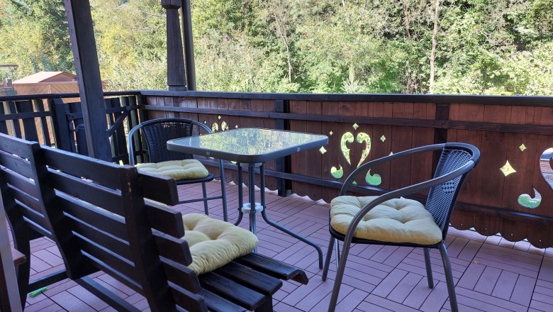 Terrasse mit Blick in den Garten, © Ulrike Weinzettl Terrasse mit Blick in den Garten, © Ulrike Weinzettl