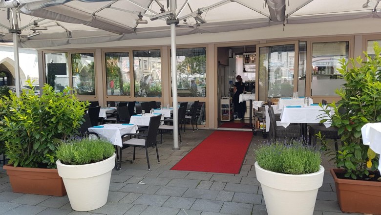 Reef & Beef mit Schanigarten, © Piroska Weiss Reef & Beef mit Schanigarten, © Piroska Weiss