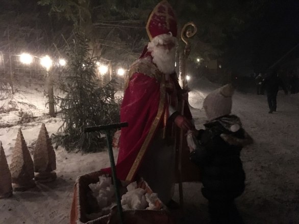 Nikolo beim Kinderadvent, © Naturpark Hohe Wand Nikolo beim Kinderadvent, © Naturpark Hohe Wand