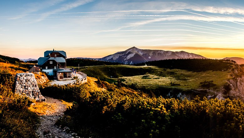 Prächtige Lage auf der Rax: das Ottohaus, © Niederösterreich-Werbung/ Robert Herbst Prächtige Lage auf der Rax: das Ottohaus, © Niederösterreich-Werbung/ Robert Herbst