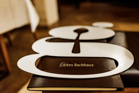 Jeden zweiten Mittwochabend wird ein fünfgängiges Themenmenü serviert, © Wiener Alpen/Kremsl Jeden zweiten Mittwochabend wird ein fünfgängiges Themenmenü serviert, © Wiener Alpen/Kremsl