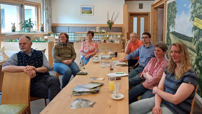 Stammtisch für Urlaub am Bauernhof- & Privat zu Gast-Mitglieder, © Wiener Alpen Stammtisch für Urlaub am Bauernhof- & Privat zu Gast-Mitglieder, © Wiener Alpen