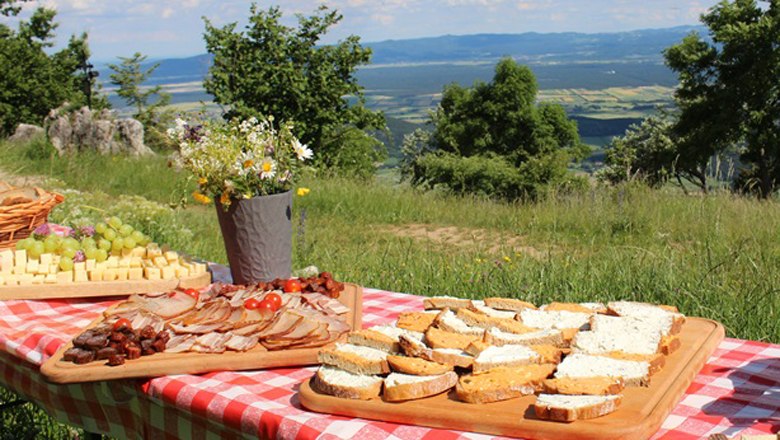 Jause mit Aussicht auf der Hohen Wand., © Martin Arthold Jause mit Aussicht auf der Hohen Wand., © Martin Arthold