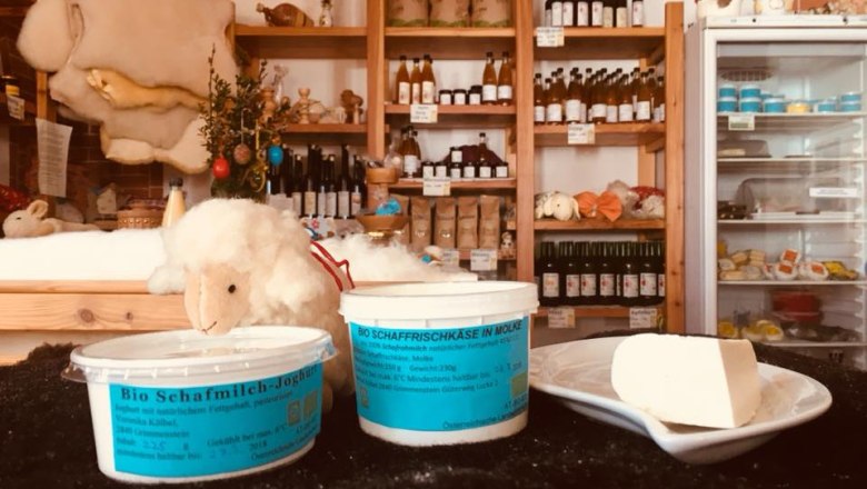 Farm store at the Kölbel organic sheep farm, © Kölbel Interior view of a farm store with organic products made from sheep's milk.