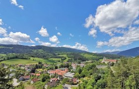 Blick auf Kirchberg von der Wolfgangskirche, © Wiener Alpen in Niederösterreich - Wechsel Blick auf Kirchberg von der Wolfgangskirche, © Wiener Alpen in Niederösterreich - Wechsel