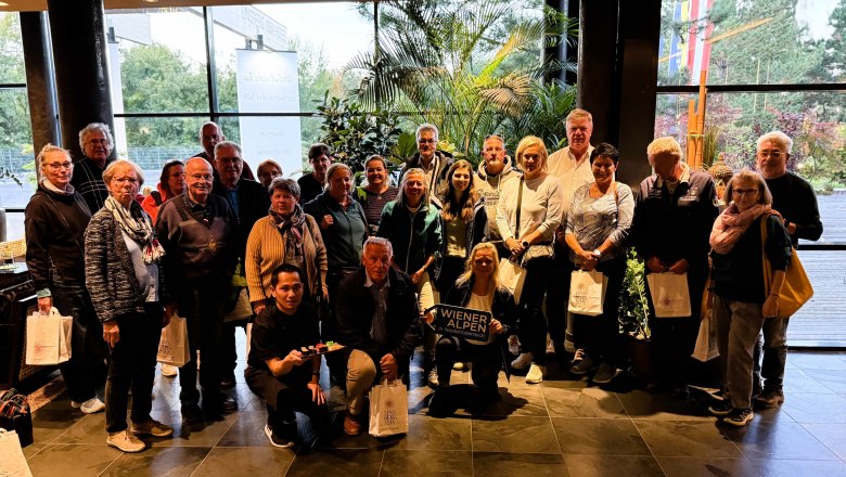 Gruppenbild im Asia Resort Linsberg, © Wiener Alpen Gruppenbild im Asia Resort Linsberg, © Wiener Alpen