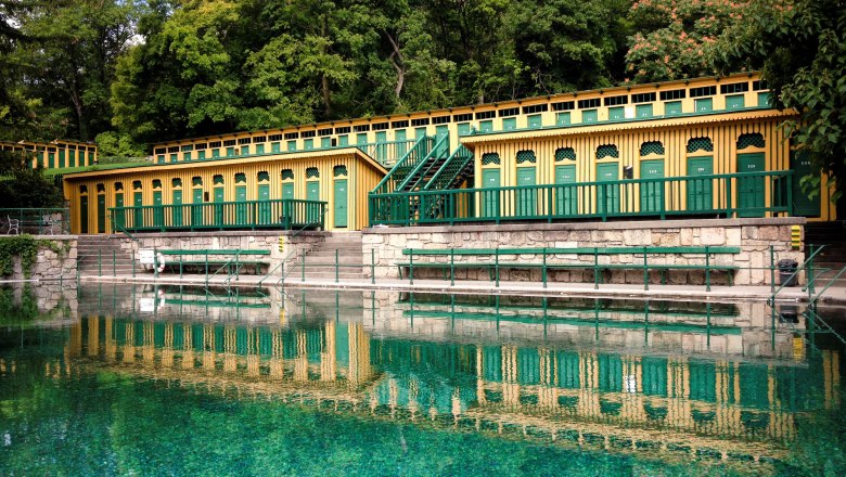 Historisches Ambiente und prickelnder Badespaß in Bad Fischau, © Alexander Krejcar Historisches Ambiente und prickelnder Badespaß in Bad Fischau, © Alexander Krejcar