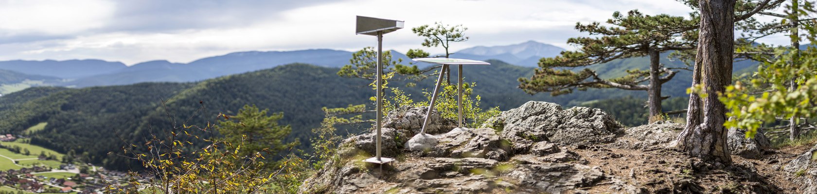 Wandern mit Weitblick durch den Viewer, © Wiener Alpen, Franz Zwickl Wandern mit Weitblick durch den Viewer, © Wiener Alpen, Franz Zwickl