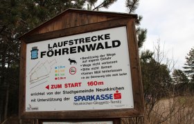 Laufstrecke Föhrenwald Hinweistafel, © Wiener Alpen in Niederösterreich - Semmering Rax Laufstrecke Föhrenwald Hinweistafel, © Wiener Alpen in Niederösterreich - Semmering Rax