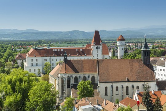 Militärakademie, St. Peter an der Sperr & Wasserturm in Wiener Neustadt Militärakademie, St. Peter an der Sperr & Wasserturm in Wiener Neustadt