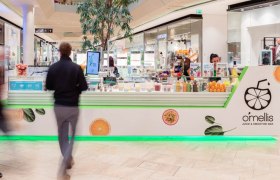 Ein Saft- und Smoothie-Stand namens O'Mellis in dem Fischapark Einkaufszentrum.