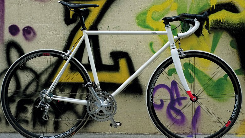 Markenzeichen von moos.bike: der eingefärbte Gabelfuß, © moos.bike