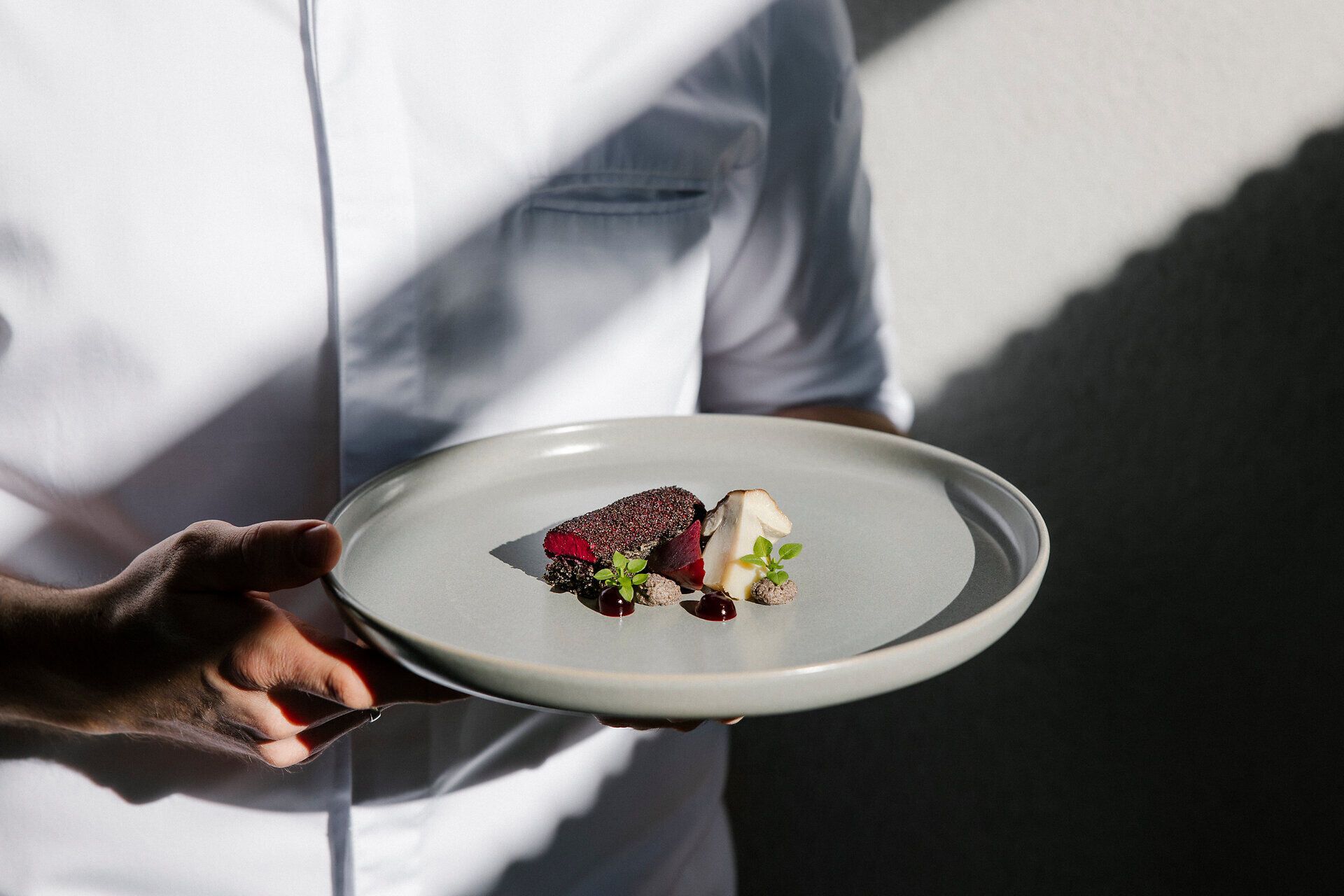 Bilder vom Innenraum und den Speisen des 3 Hauben Lokals GÖRG in Katzelsdorf in der Buckligen Welt.