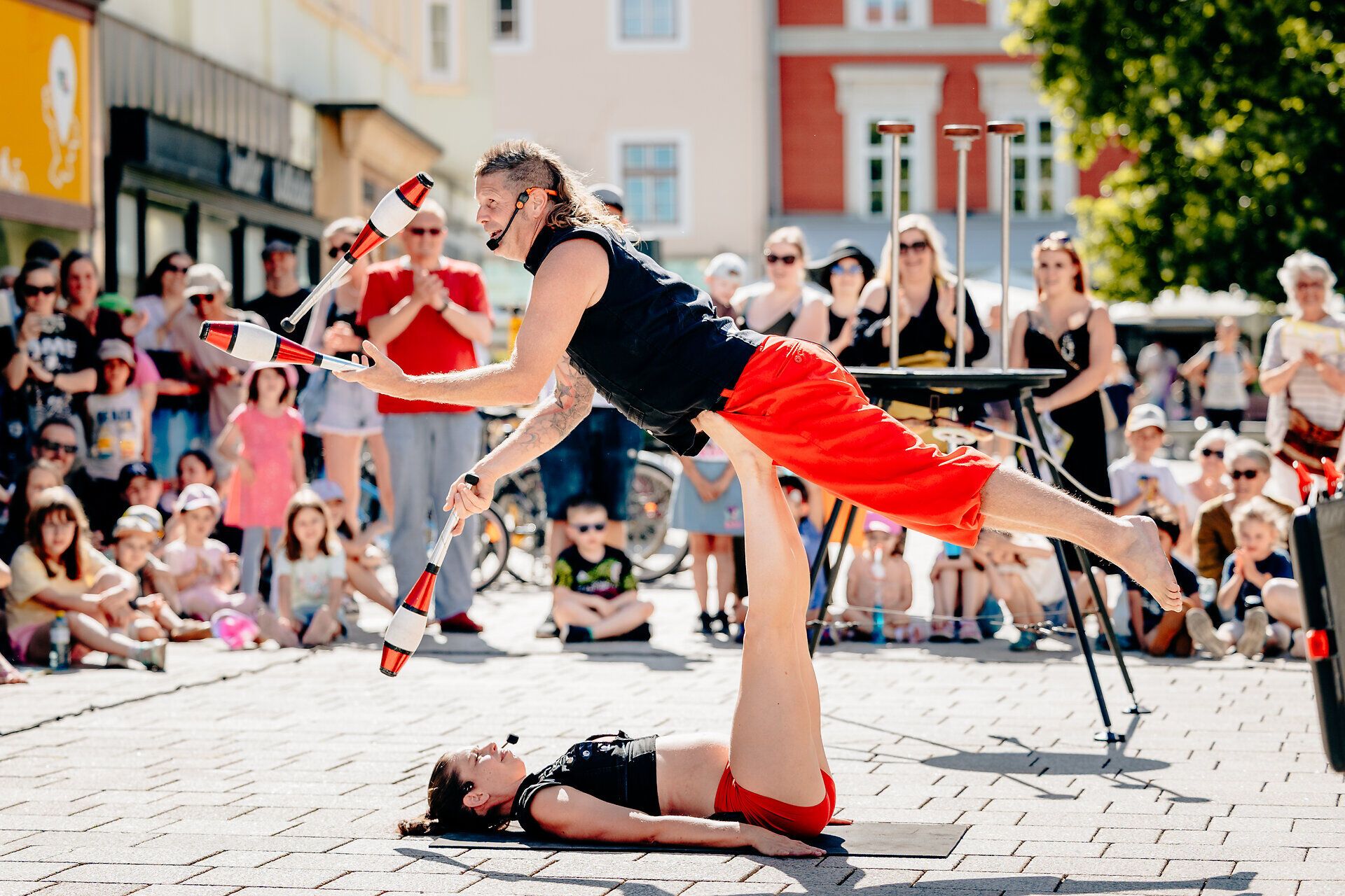 NÖ Straßen.Kunst.Festival 2026 MulletMan & Mim (c) Busy Shutters