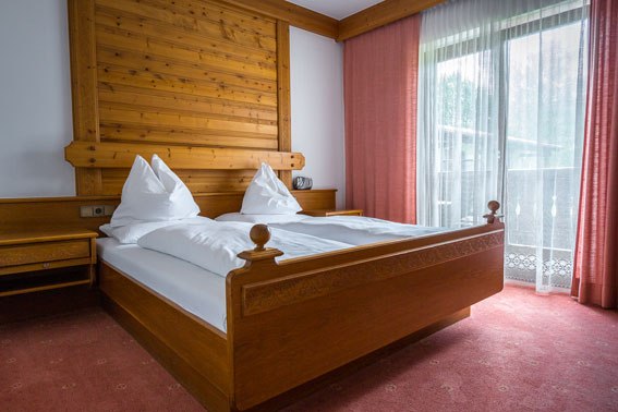 Sleep comfortably at the Bruckerhof, © Wiener Alpen / Christian Kremsl