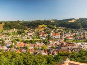 Blick vom Feuerturm auf Kirchschlag, © Wiener Alpen, Franz Zwickl