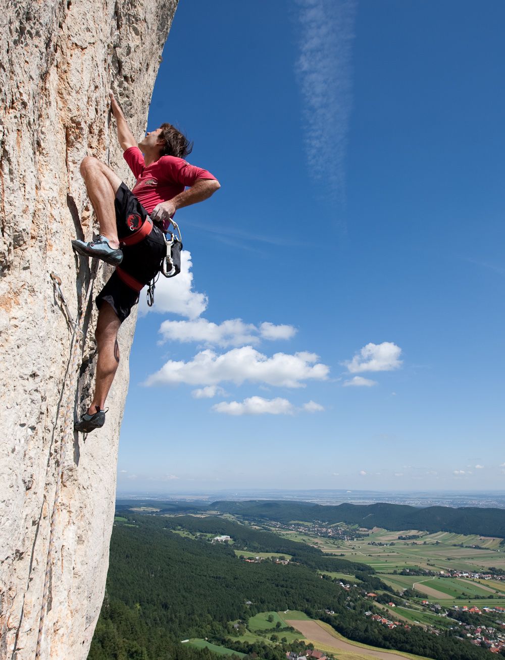 Kletterer auf der Hohe Wand am Fels