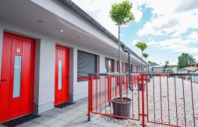 Eing&auml;nge, &copy; Nava Motel