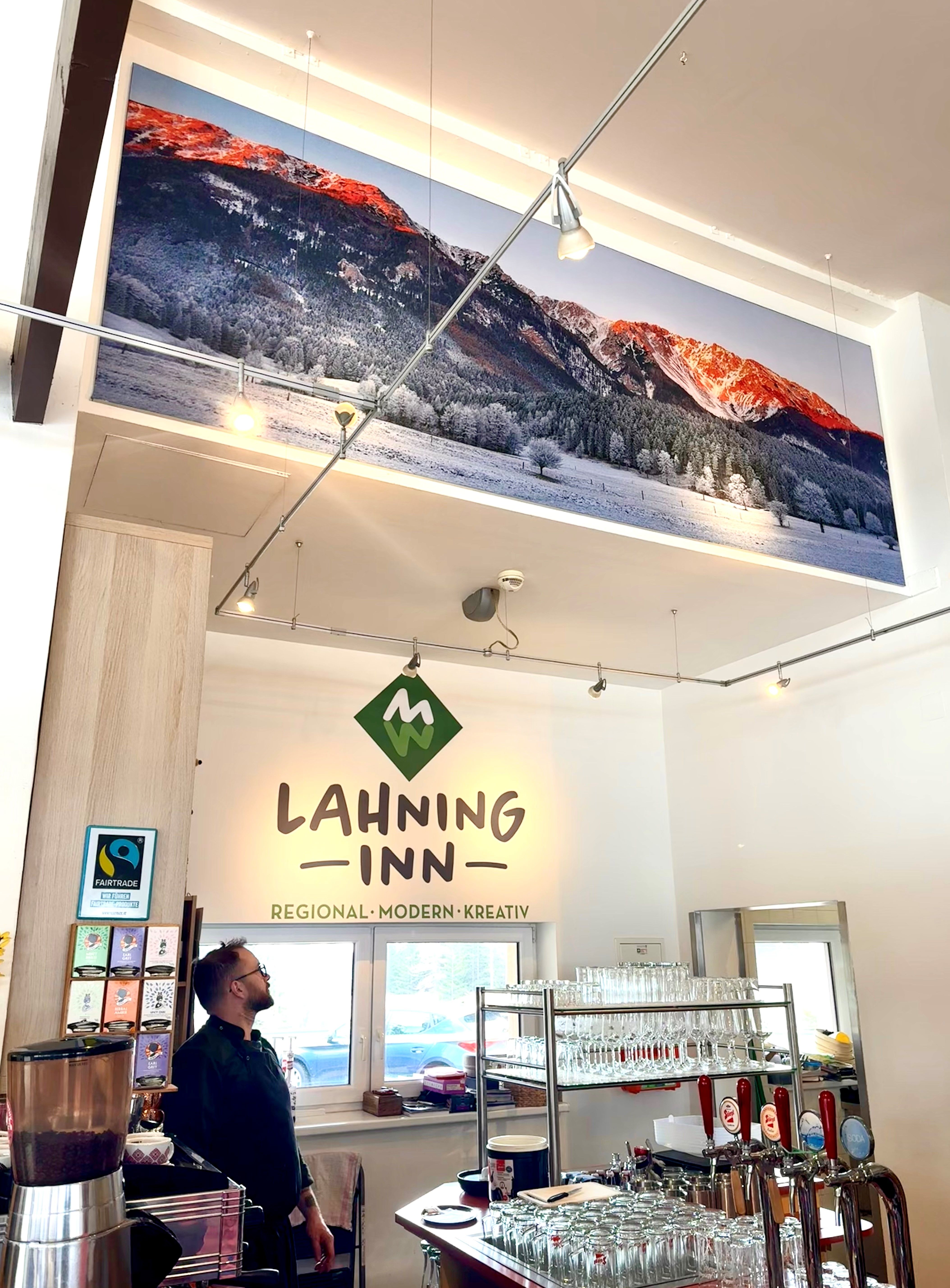 Bar area of the Lahning-Inn restaurant