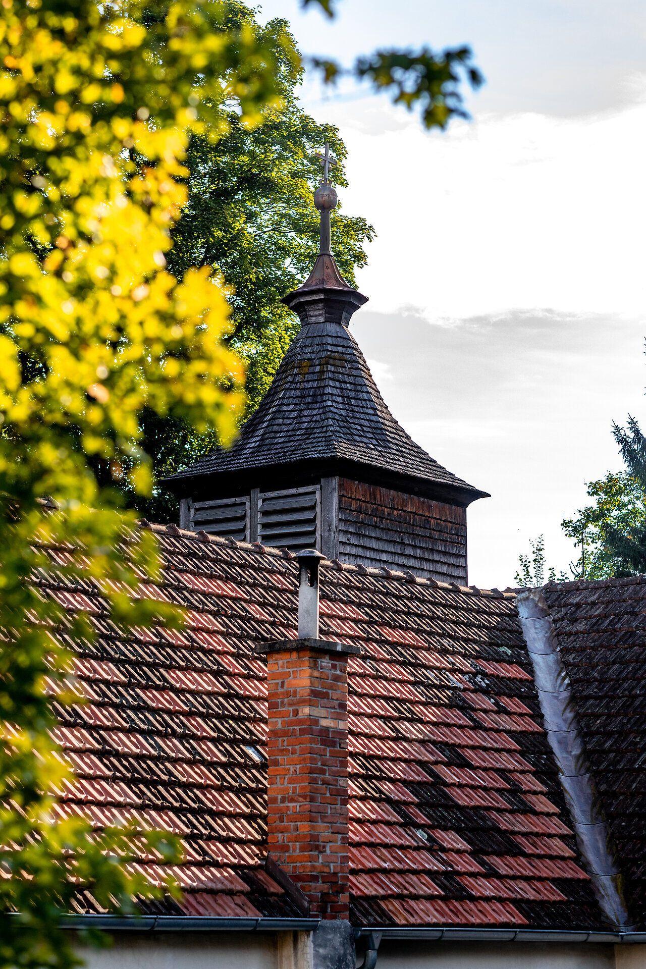 Hausdächer im Museumsdorf Krumbach