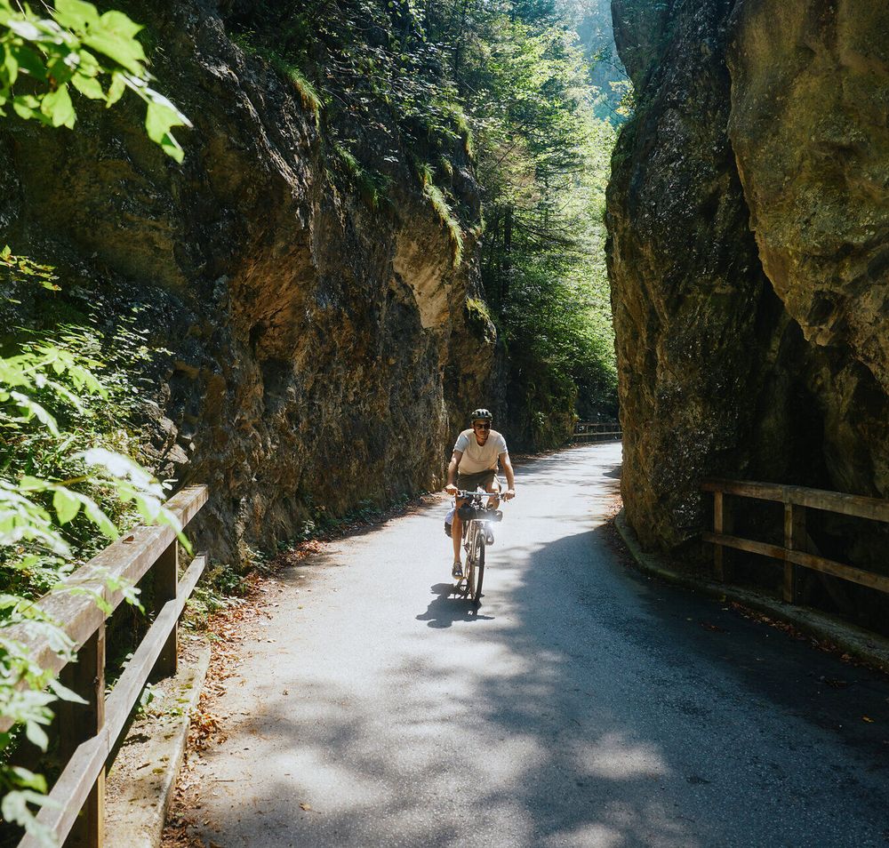 Radfahren am Piestingtalradweg in der Region Schneebergland