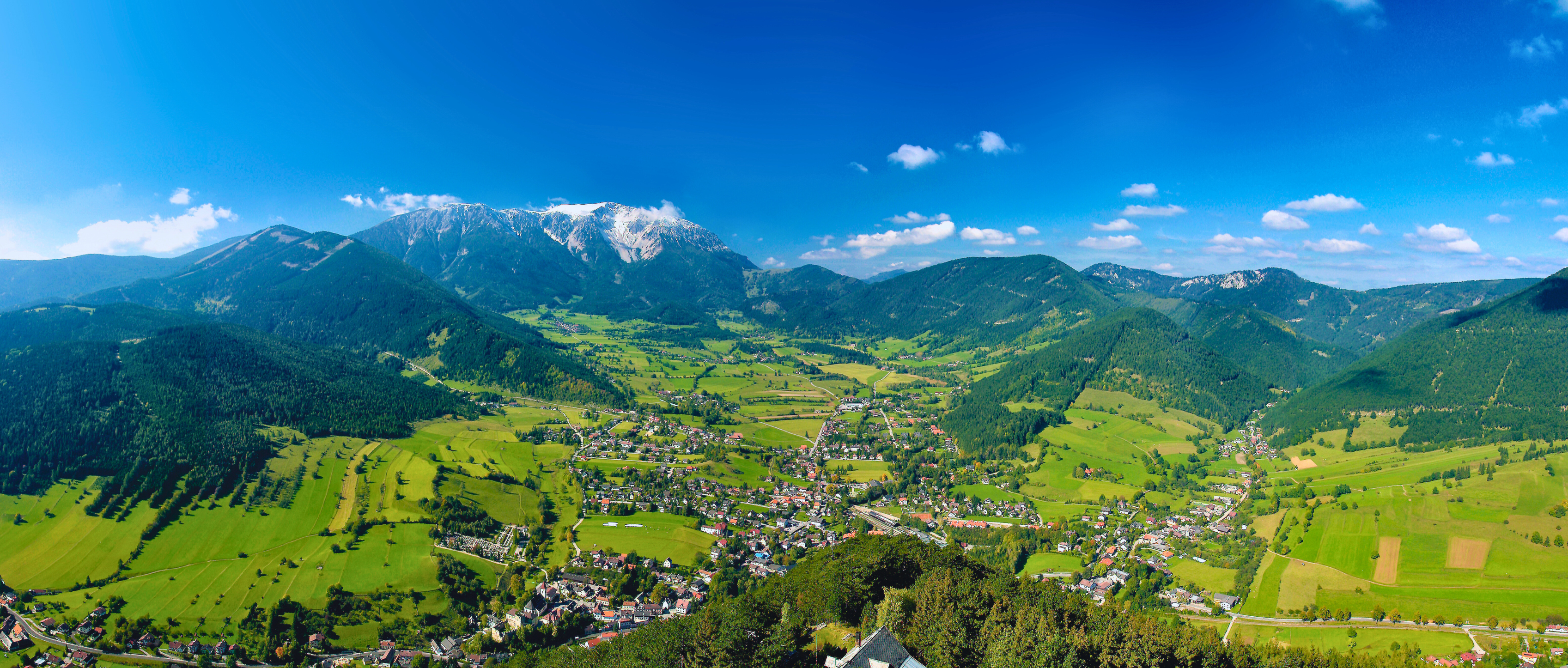 Schneebergland Panorama von Oben mit Blick auf den Schneeberg