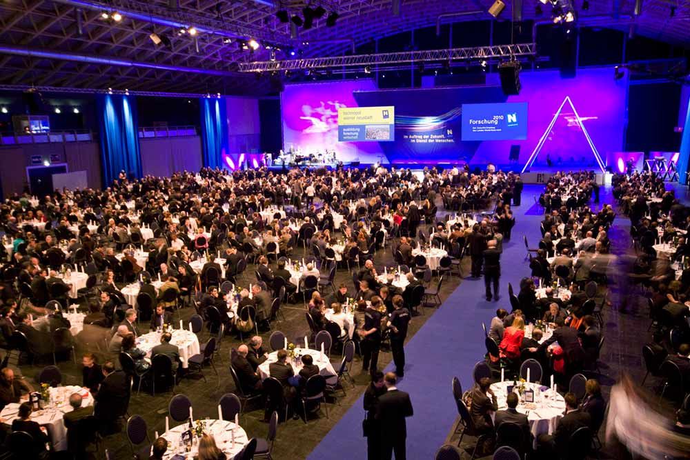 Galabestuhlung in der Arena Nova