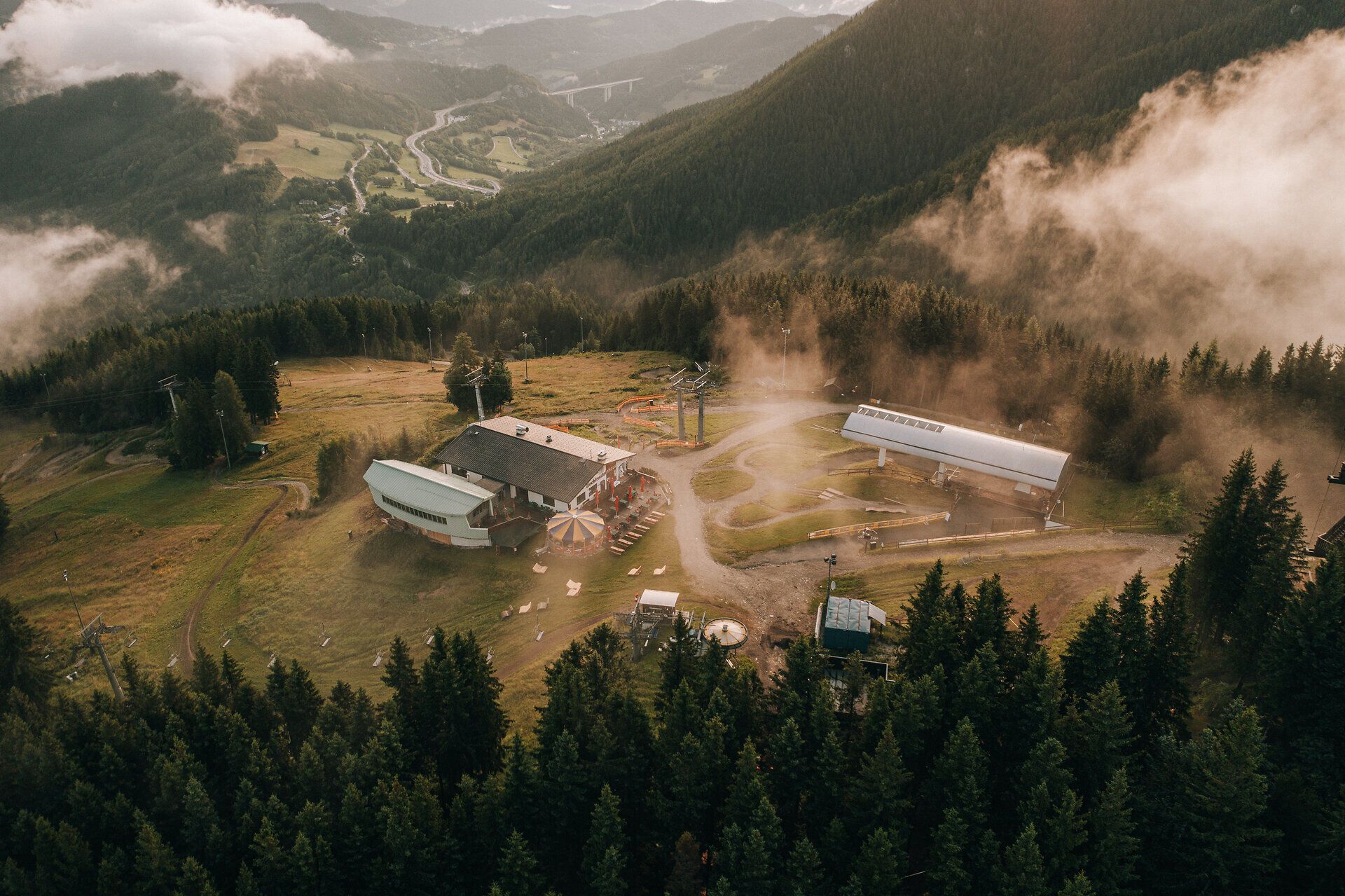 Semmering Hirschenkogel, Bergstation, Liechtensteinhaus, Region Semmering Rax, Wiener Alpen in Niederösterreich