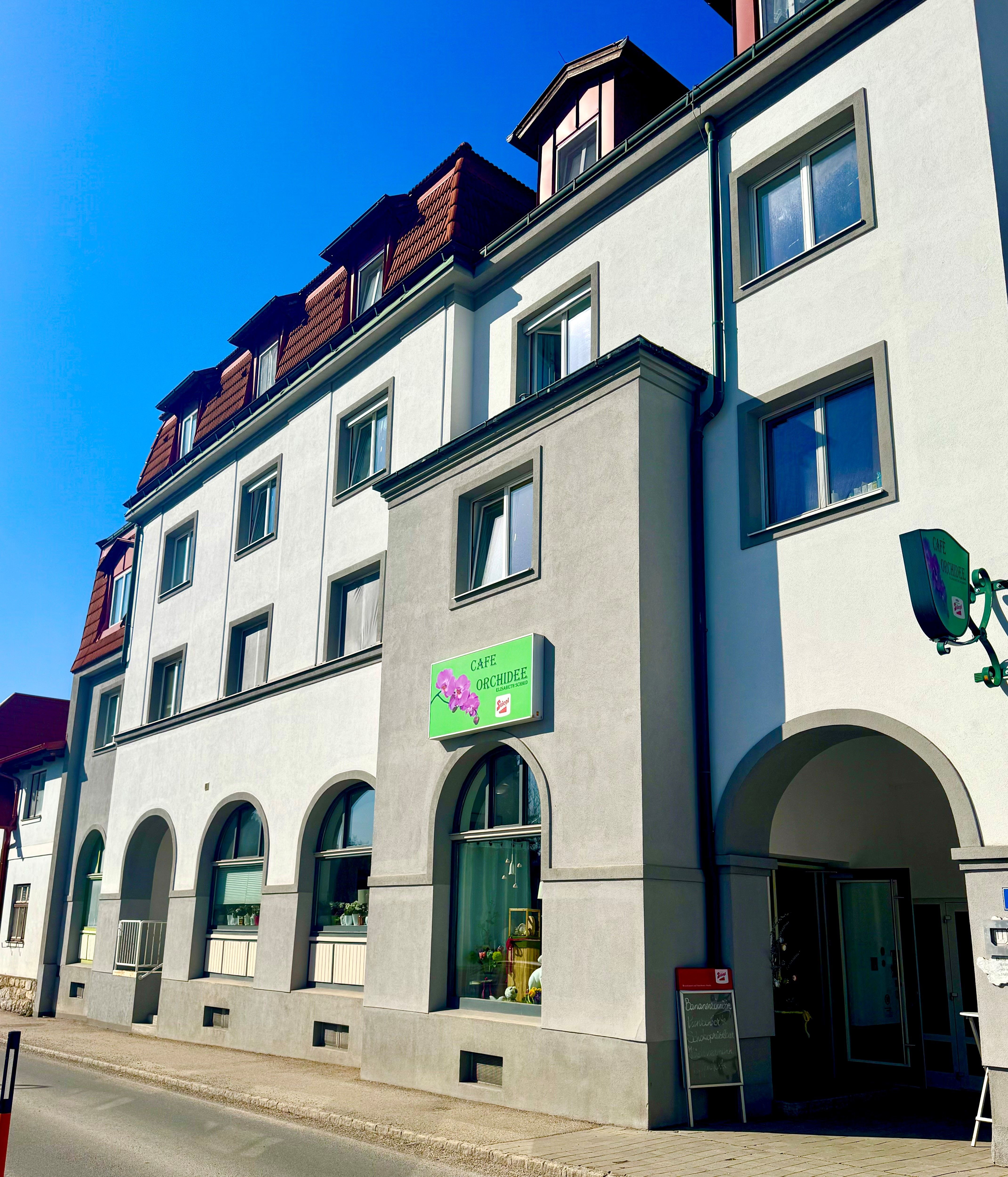 Cafe Orchide exterior view 
