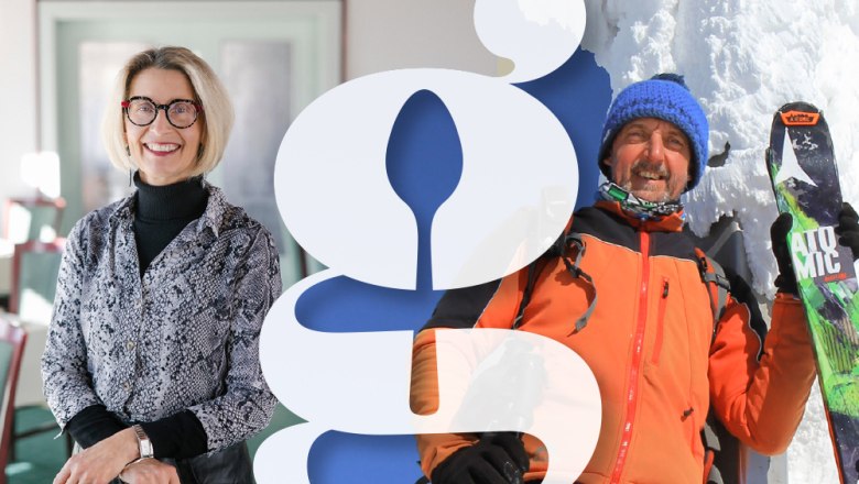 Zwei Personen, eine Frau in einem Raum und ein Mann in Winterkleidung mit Skiern im Schnee, getrennt durch ein gro&szlig;es Logo.