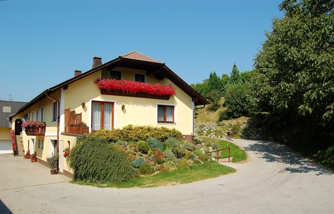 Mostschank Sanz, &copy; &copy; Fam. Sanz