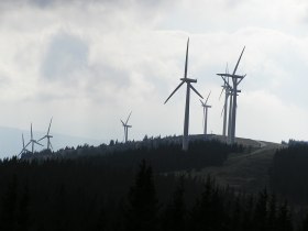 Blick von der Pretul auf den Rattener Windpark, © Oststeiermark Tourismus