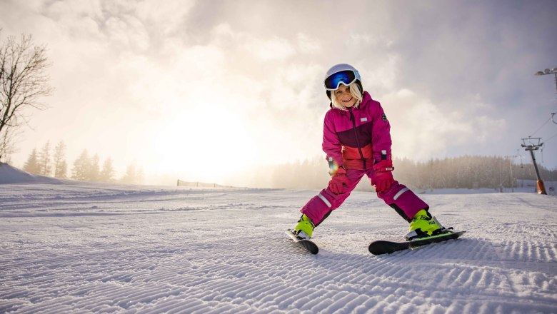 Skiing fun for the little ones in the family ski area St. Corona am Wechsel , &copy; Wiener Alpen/Erlebnisarena St.Corona am Wechsel