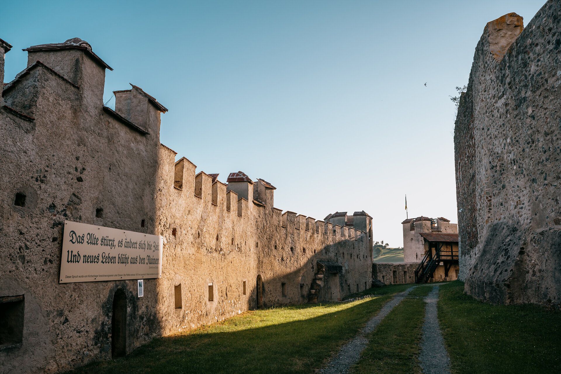 Landschaftsaufnahmen der Buckligen Welt im Sommer