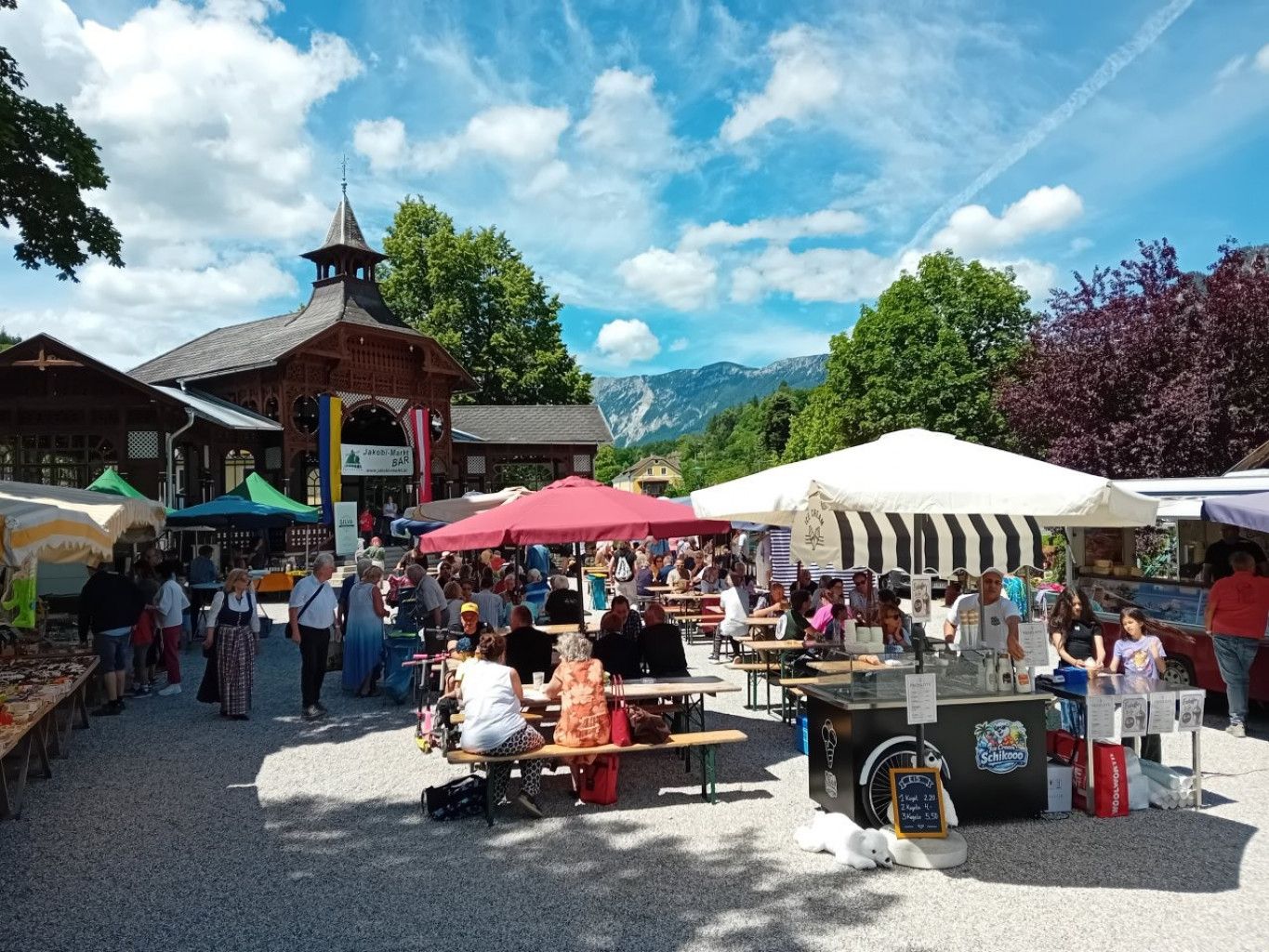 Pavillon der Marktgemeinde Payerbach / Ortsplatz