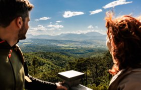 Blick vom Aussichtsturm in Lanzenkirchen , © Wiener Alpen/Martin Fülöp &amp; Christian Kremsl