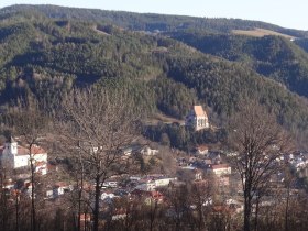 Pohľad na Kirchberg/Wechsel s kostolom Wolfgangskirche, &copy; Wiener Alpen in Nieder&ouml;sterreich - Wechsel
