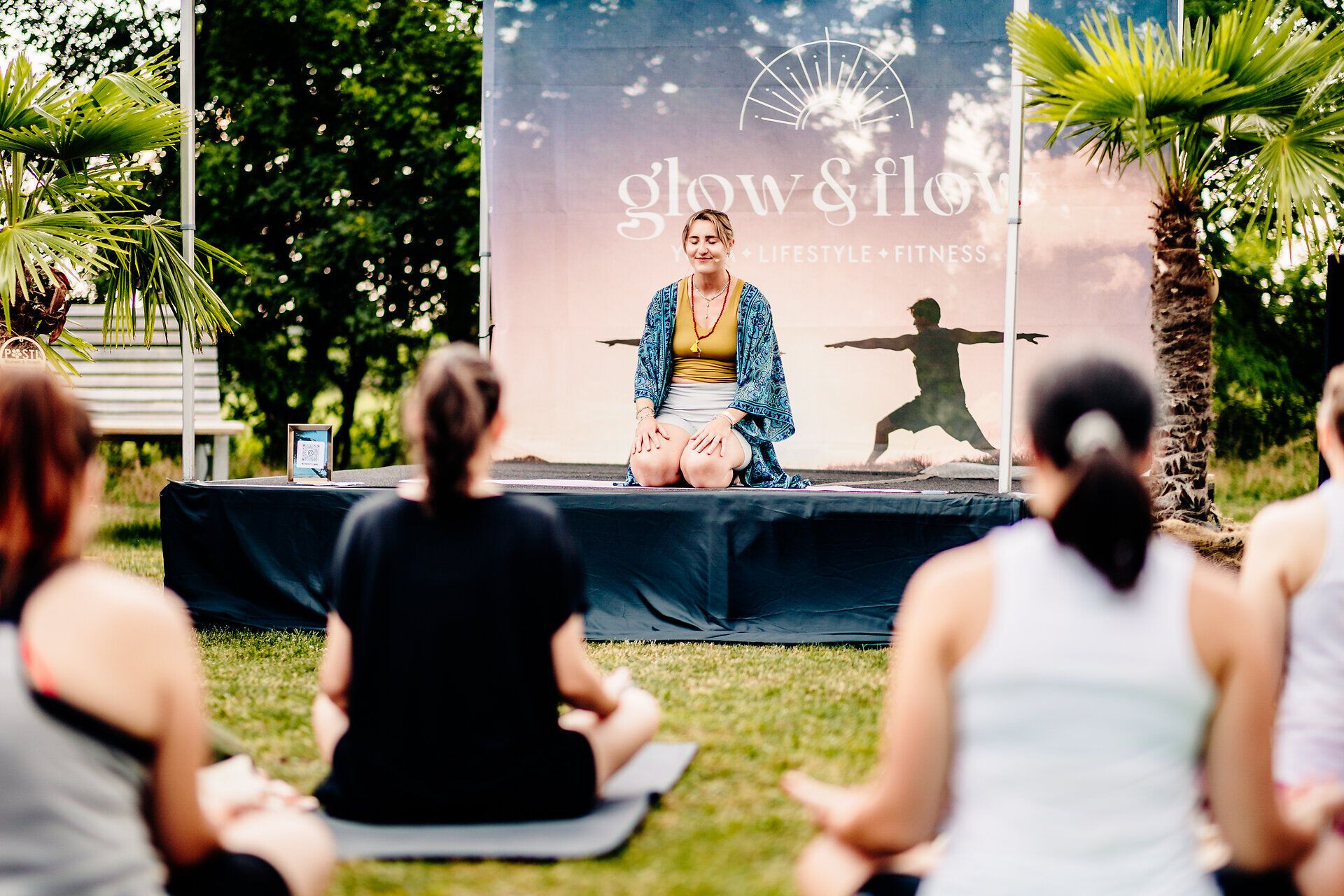Glow & Flow 2026 © Busy Shutters