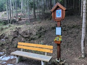 Viele Bankerl entlang des Weges laden zum Verweilen ein, &copy; Wiener Alpen in Nieder&ouml;sterreich - Wechsel