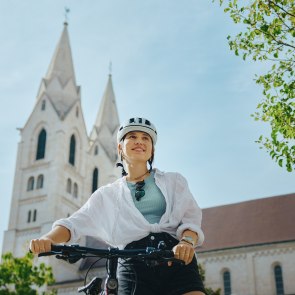 Wiener Neustadt als idealer Ausgangspunkt vieler Radtouren, © Wiener Alpen/Philipp Schönauer