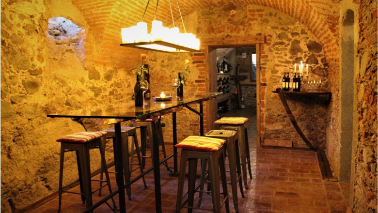 Wine cellar in the castle inn, &copy; Schlosswirtshaus