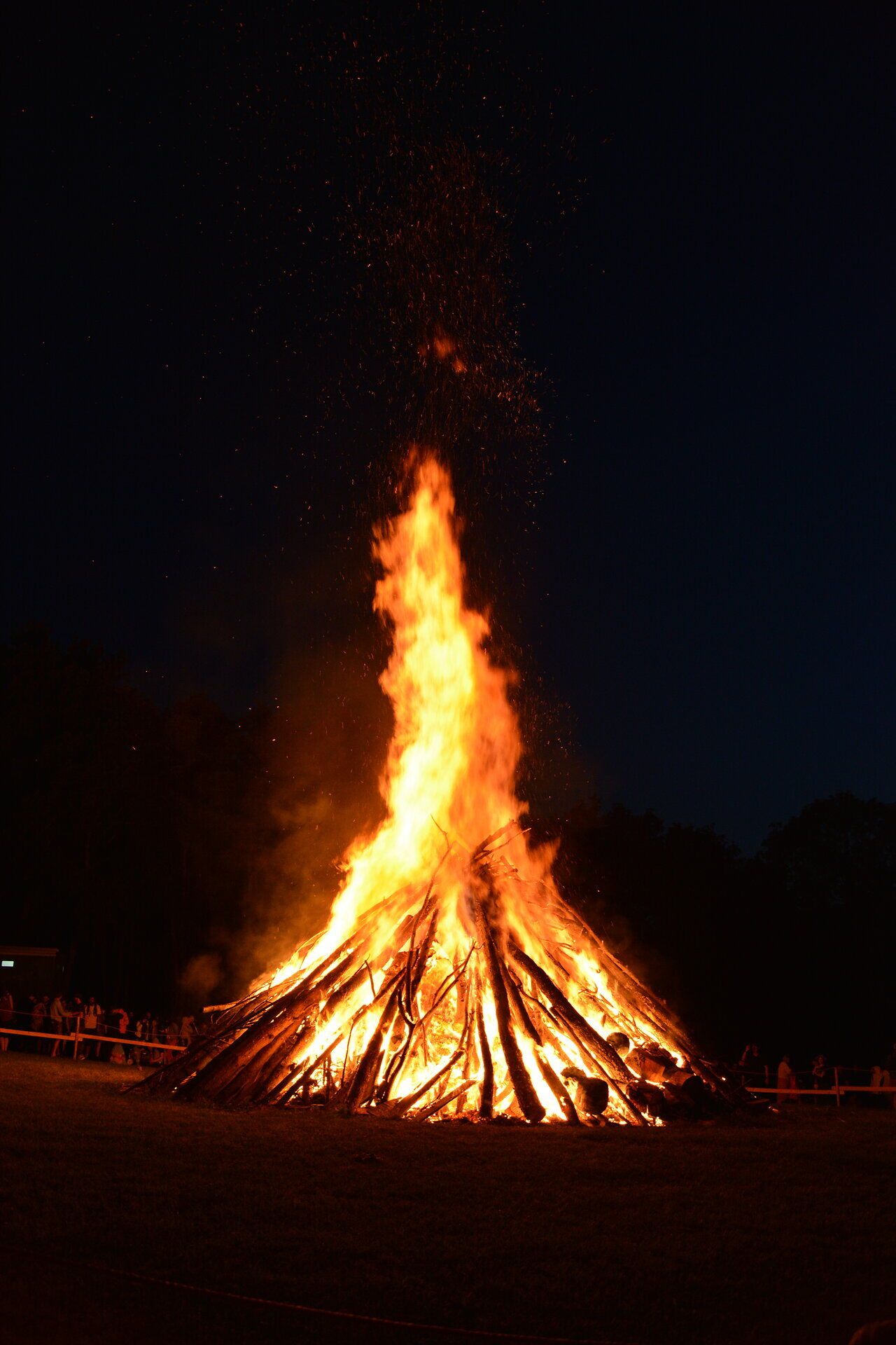 Fotos der Veranstaltung Keltenfestival im Freilichtmuseum in Schwarzenbach in der Buckligen Welt mit Kampfshow, Marktständen, Musikvorführungen und großem Lagerfeuer.