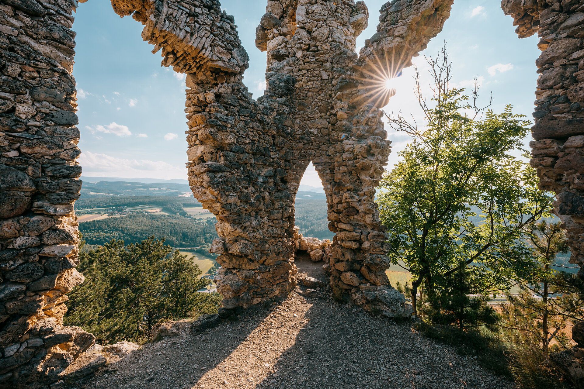 Landschaftsaufnahmen der Buckligen Welt im Sommer