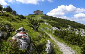 Von Hütte zu Hütte Wandern - das Habsburghaus, © Wiener Alpen/Eva Gruber